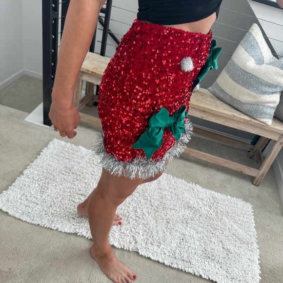 Love On a Hanger Festive Red & Green Christmas Sequin Mini Skirt Festive Snow S - Picture 5 of 12